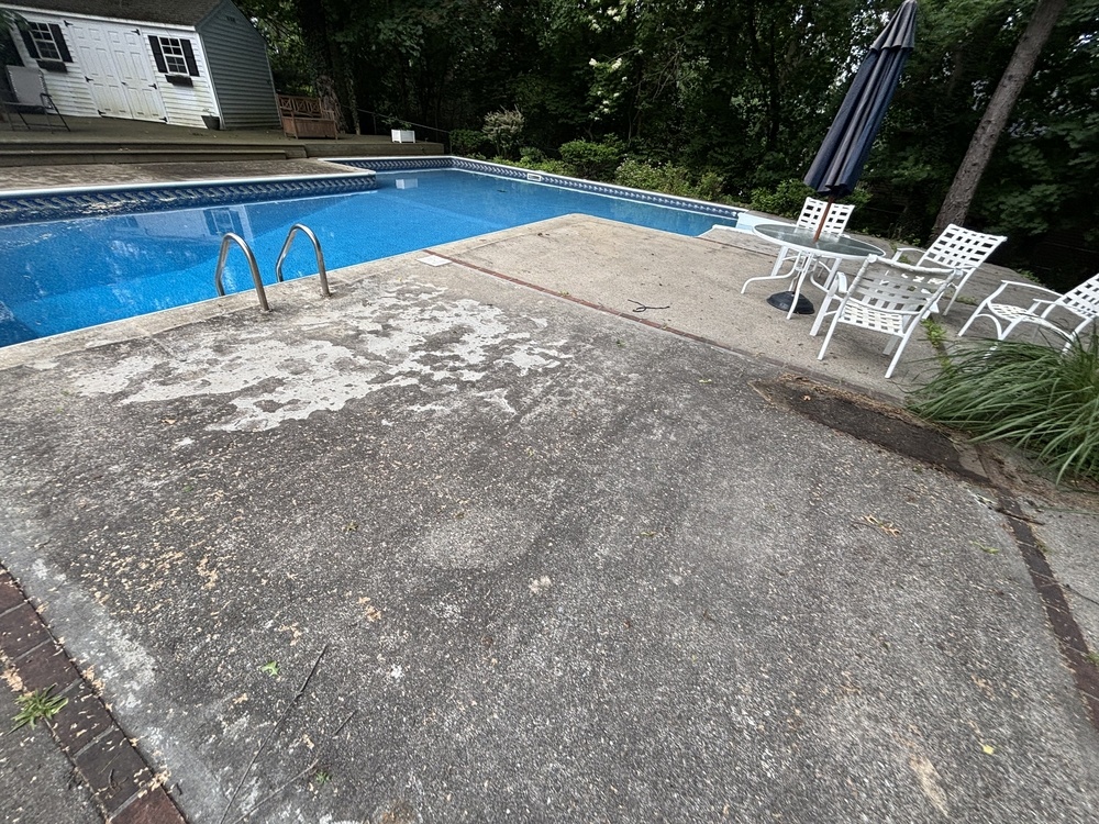 26 Pool Deck Cleaning