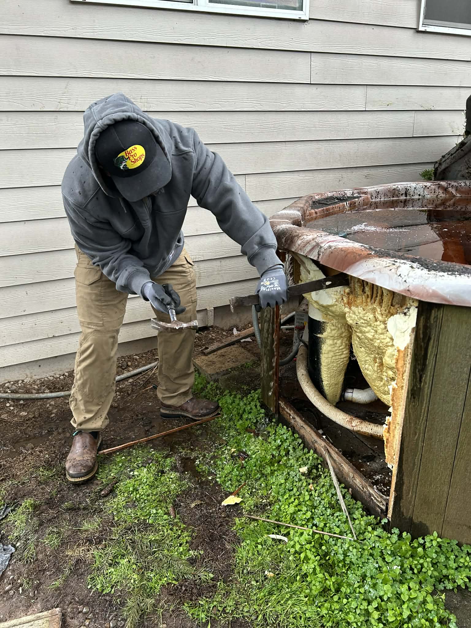 BAM It's Gone team removing a hot tub in Salem OR