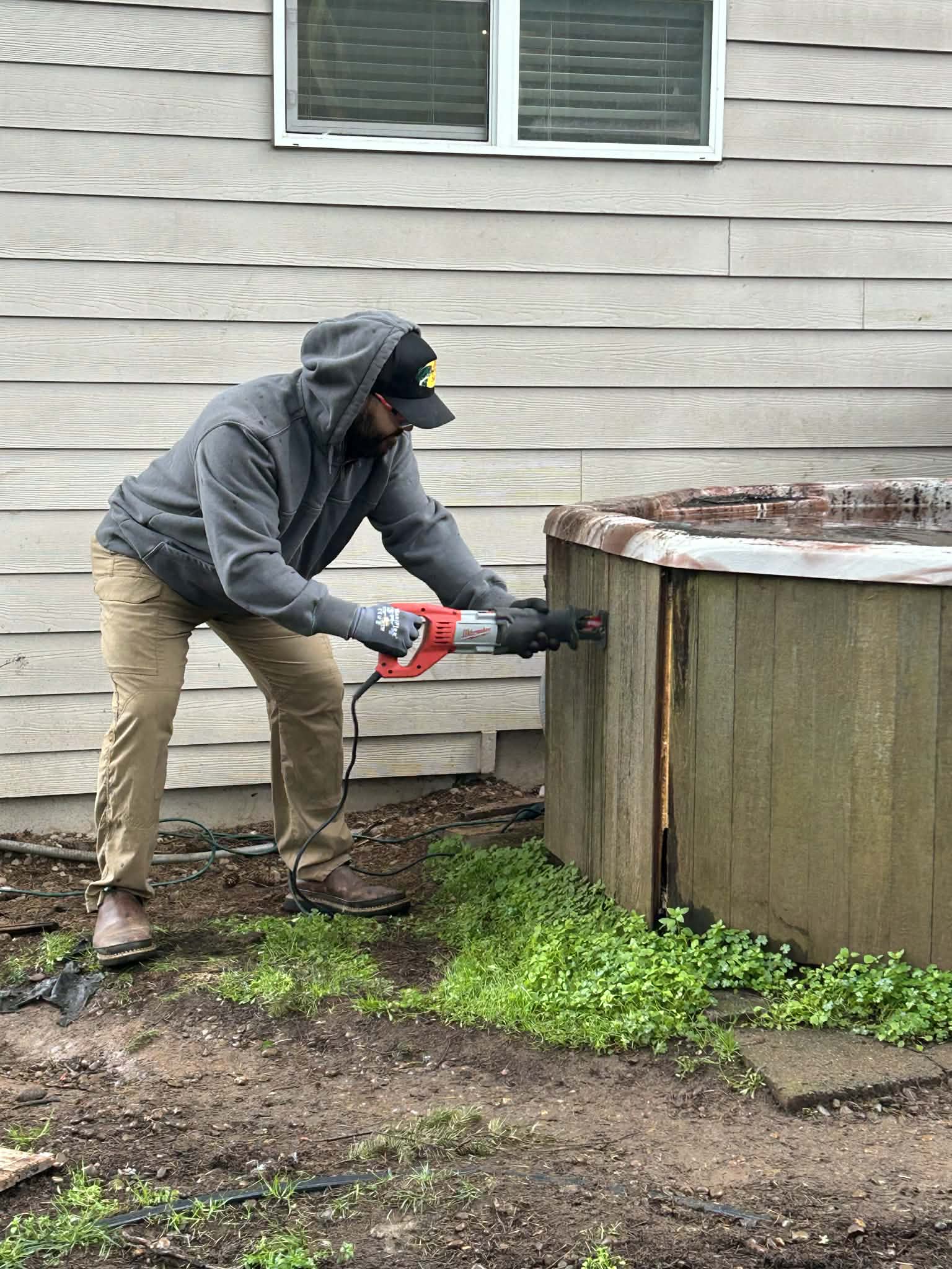 Professional hot tub demolition in Salem OR