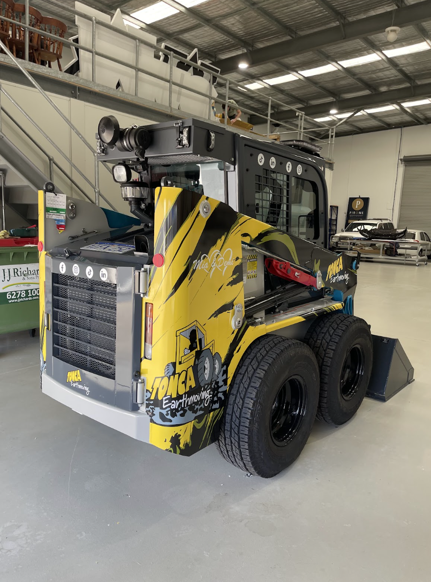 Tonca Earthmoving Loader