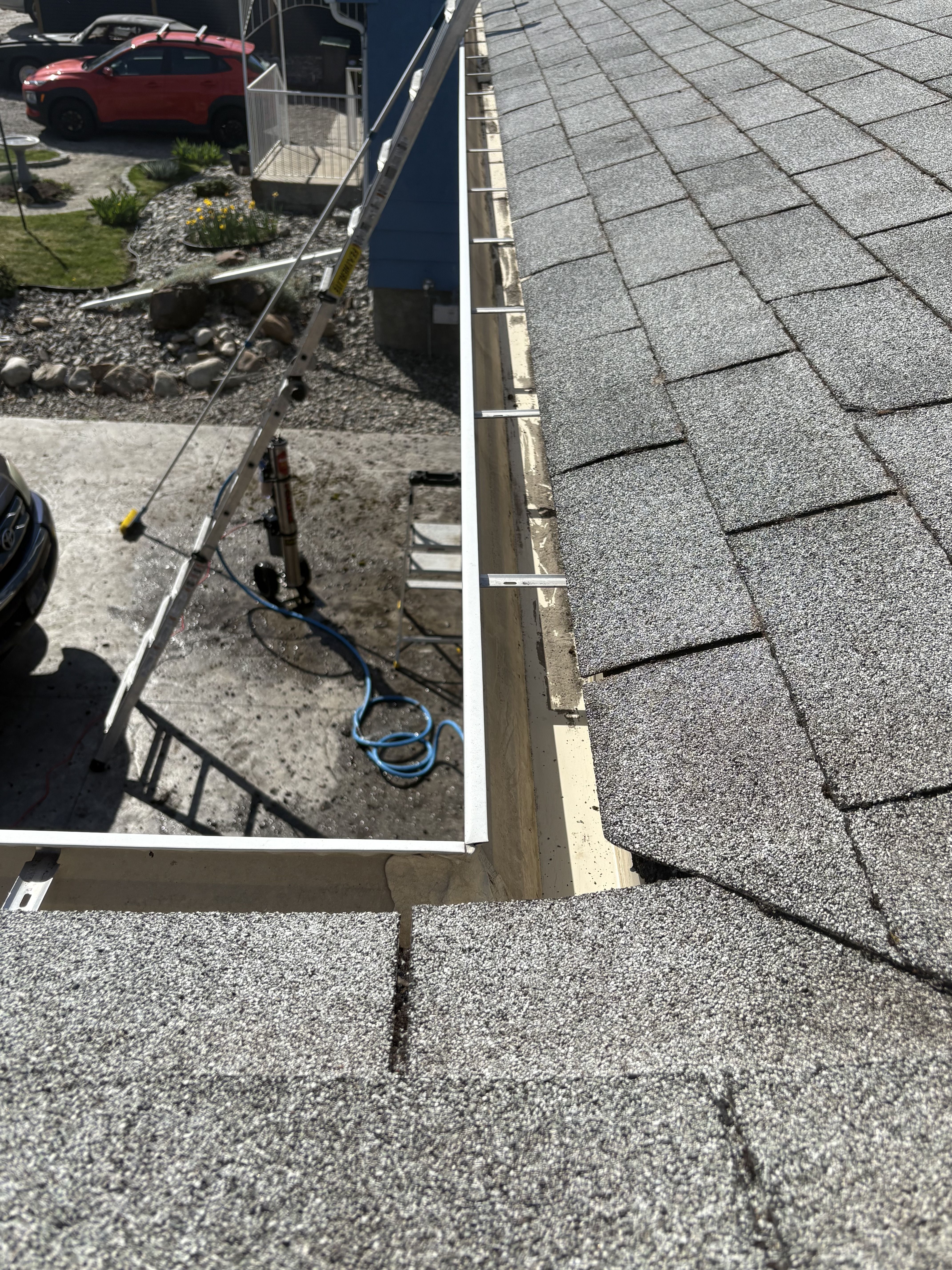 Clean Gutter After