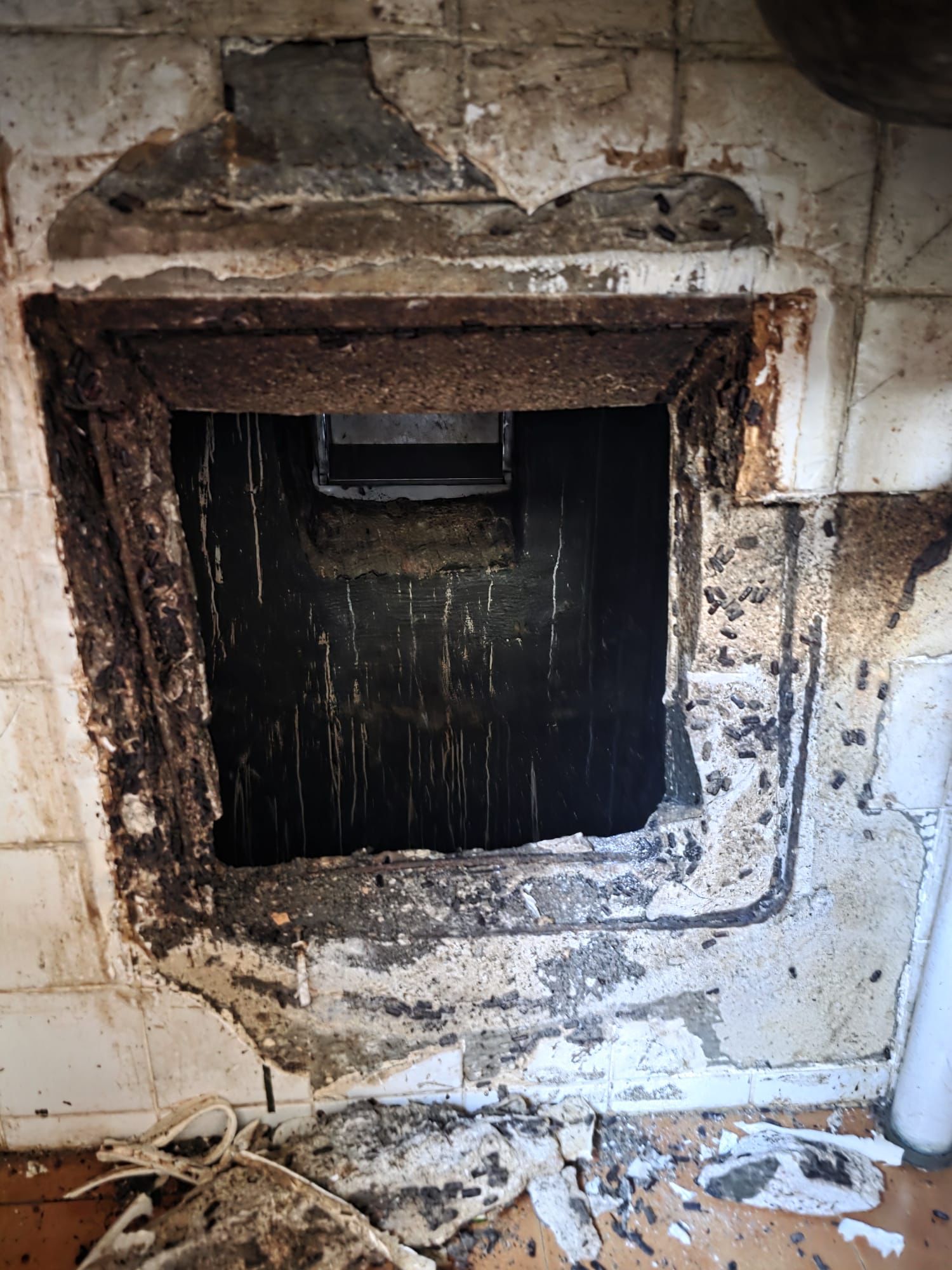 Rubbish chute hinge repair Singapore