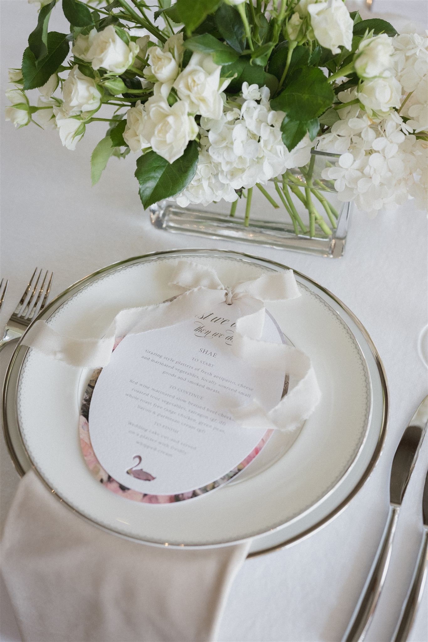 Elegant wedding table setting