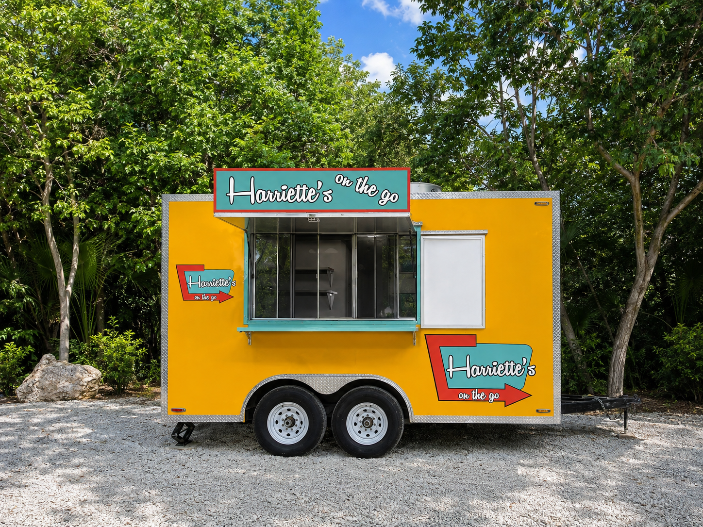 Harriette's On The Go bright yellow food truck on Overseas Highway in Key Largo, owned by Kevin Mendoza