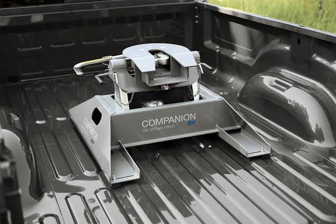 B&W Companion 5th Wheel Hitch Installed in Truck Bed