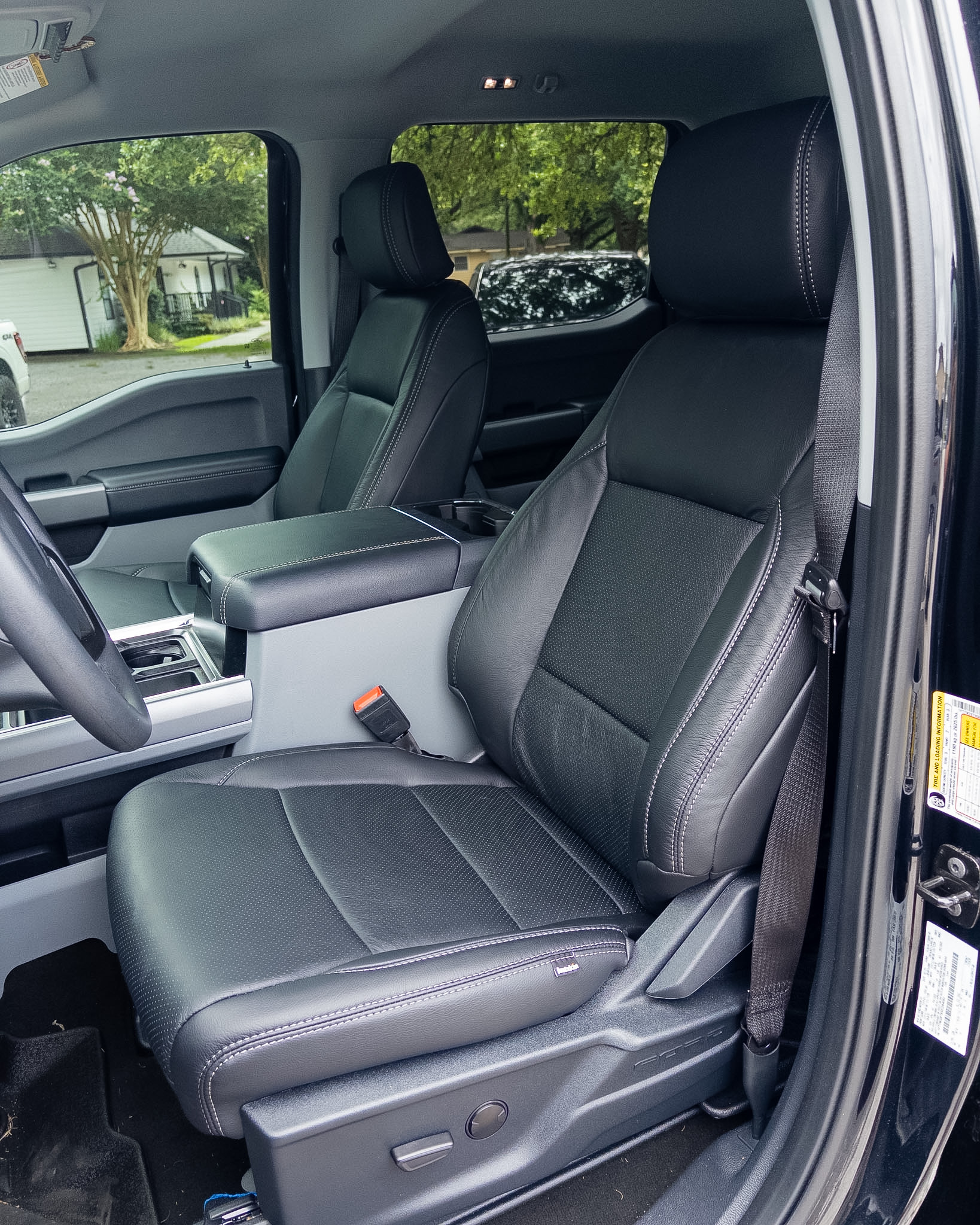 Custom Katzkin leather front seats