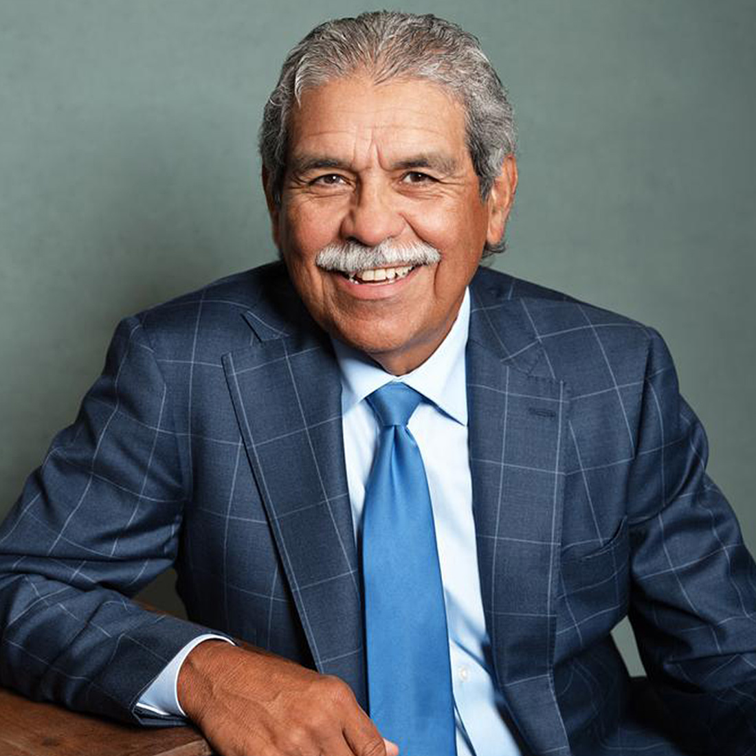 Dr. Michael Hinojosa
