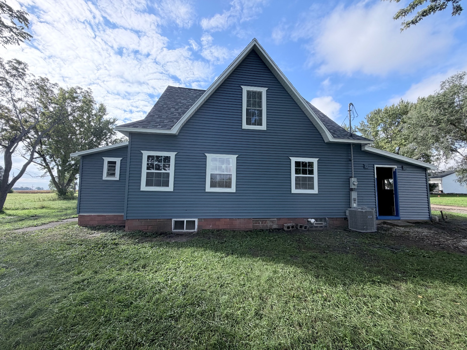 Architectural Shingles & Exterior Siding Harmony