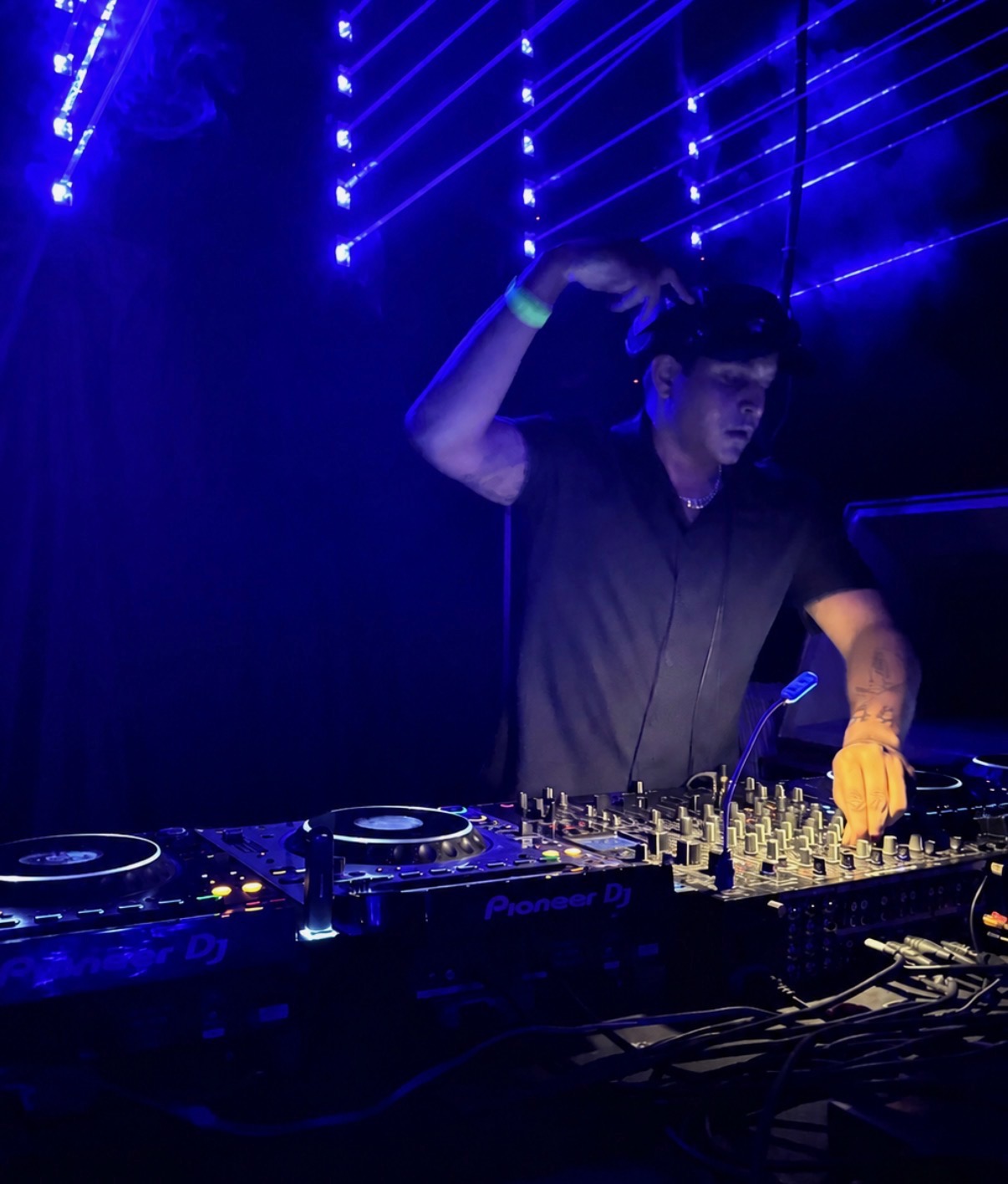 Ghandi performing live house and techno set - Gallery image 8