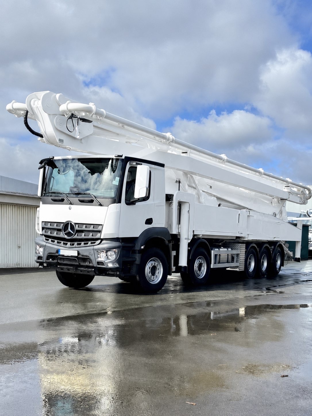 Boom pump hire Sydney commercial concrete pour
