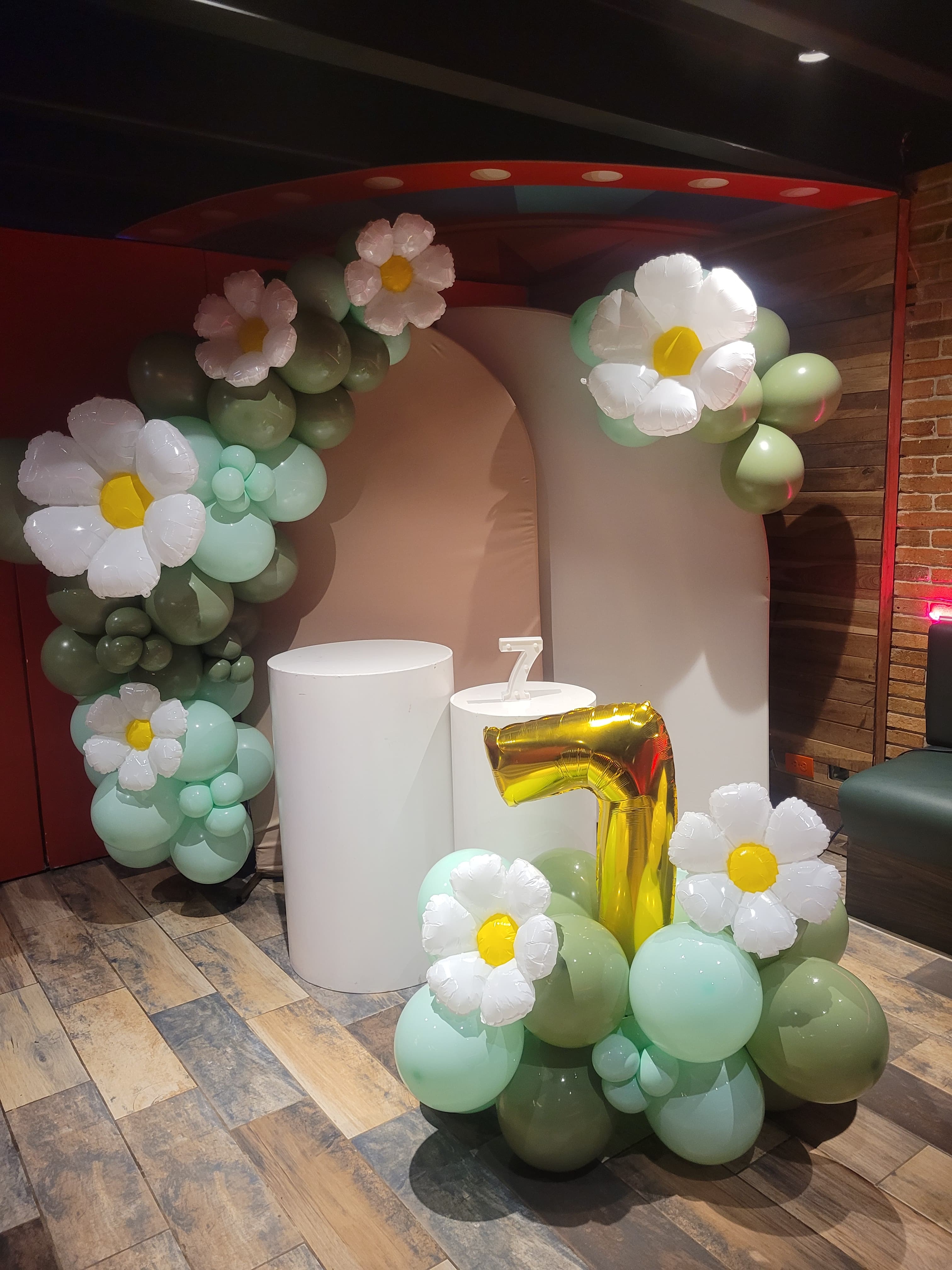Decoración Flores y Globos