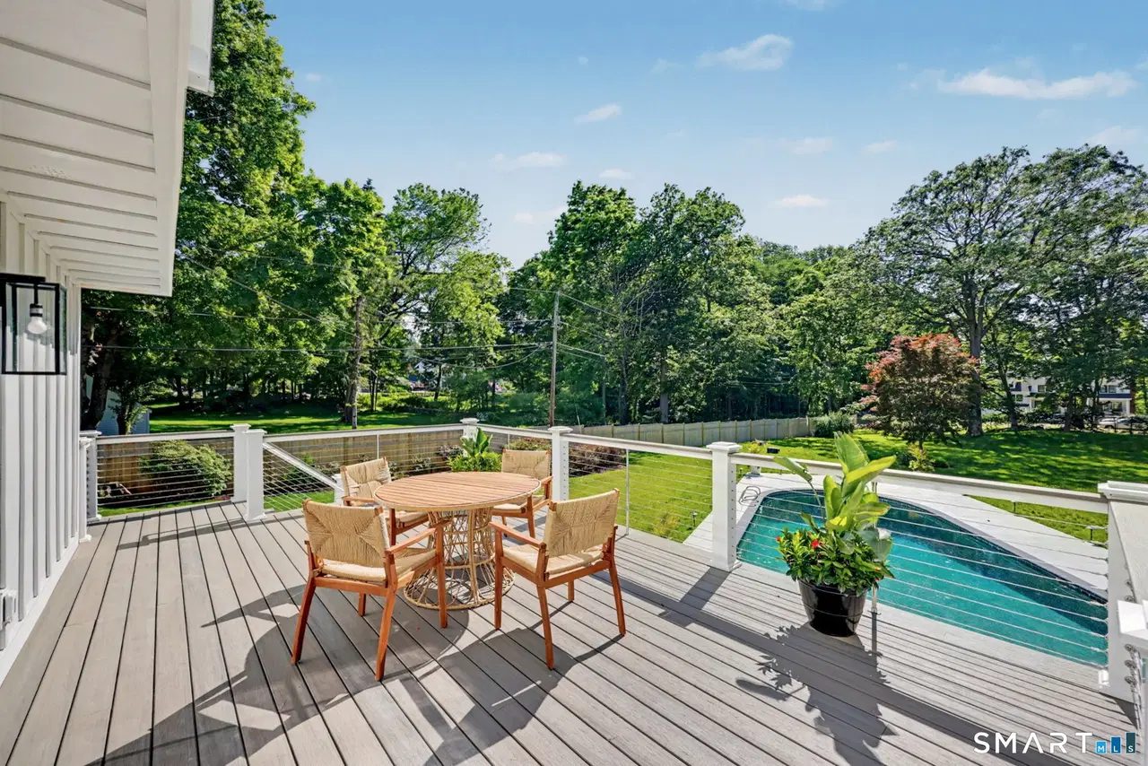 Patio Lounge