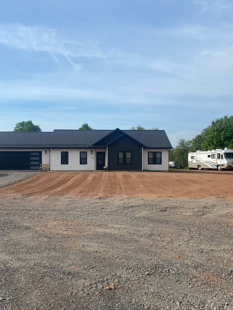 Gravel & Asphalt Driveways