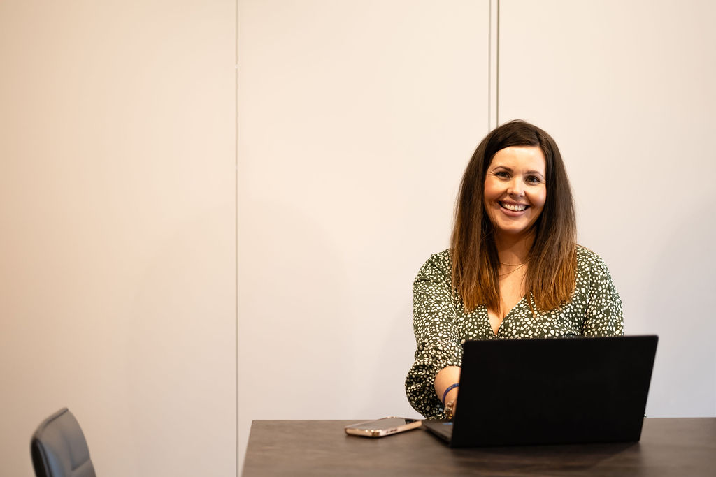 Beth Thomas of Cariad Mortgage Solutions providing mortgage advice in Swansea