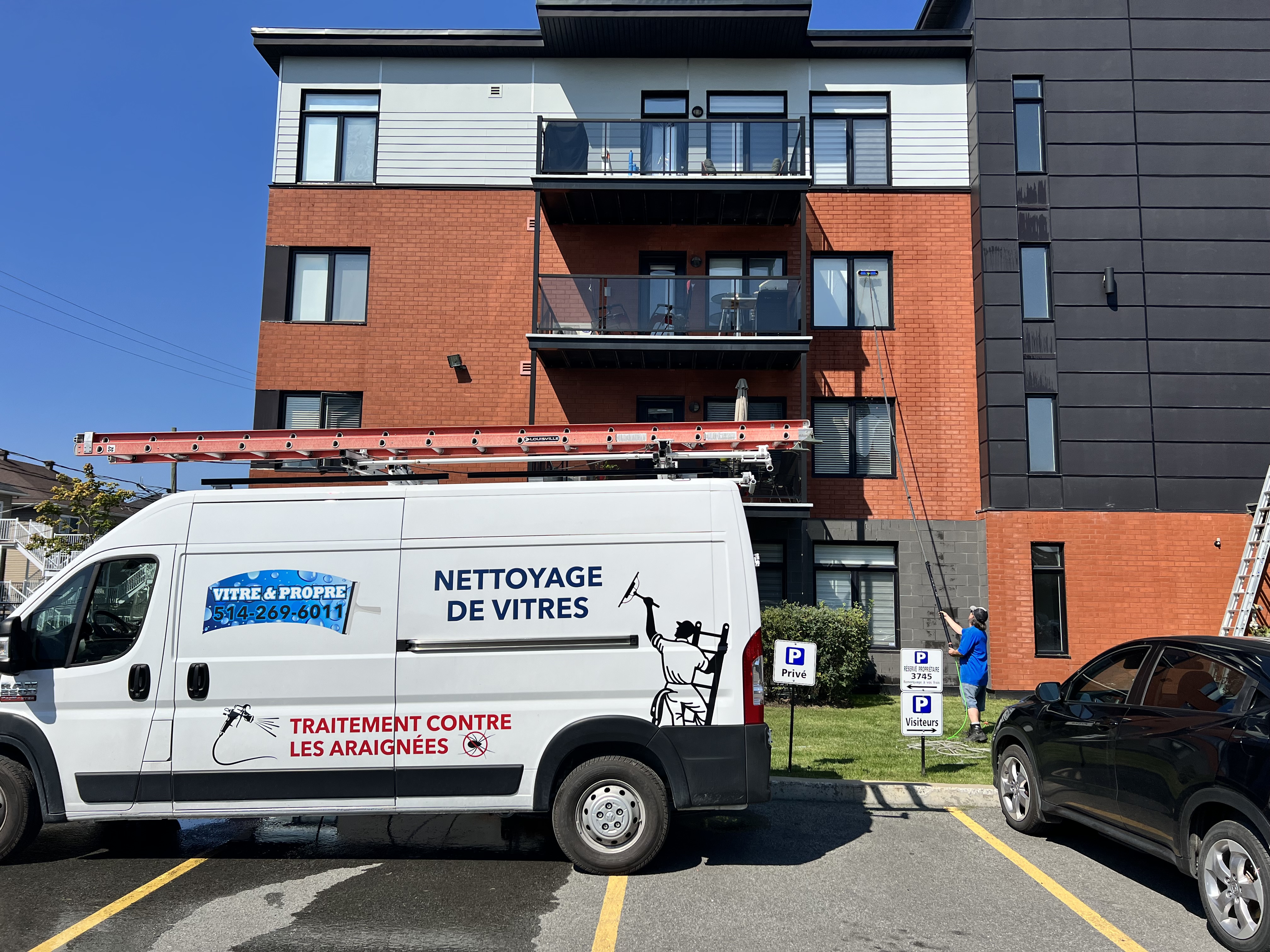 Camion Vitre & Propre et nettoyage de vitres commerciales
