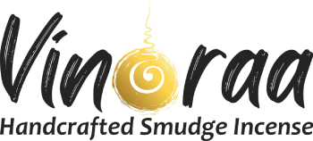 Vinoraa logo