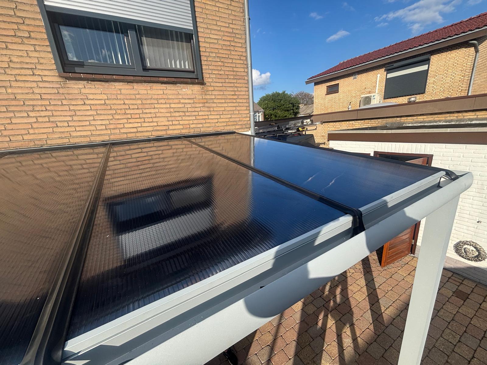 Plaatsing van een modern zonnescherm - Foto 3