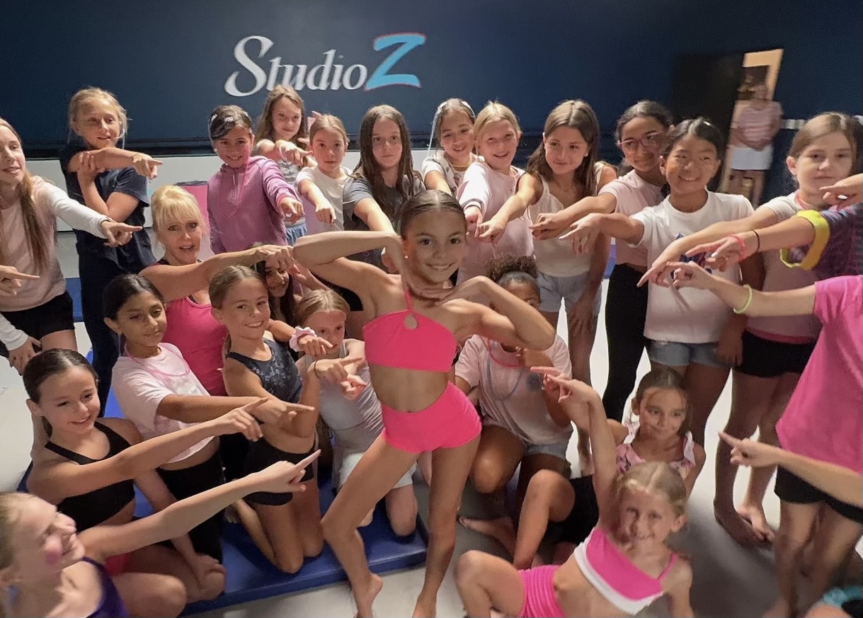Kids dancing at a Dance Party AZ birthday party at Studio Z