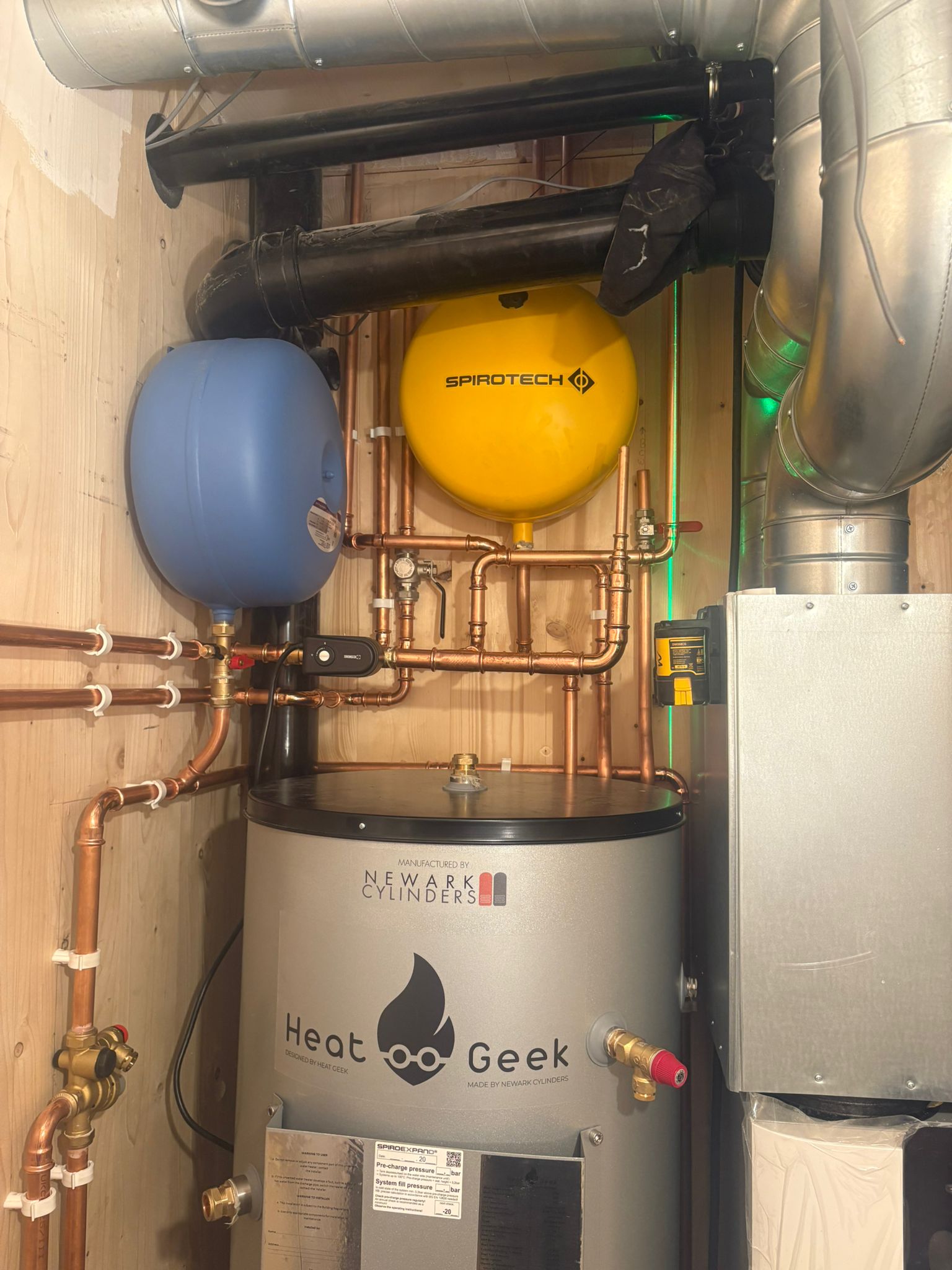 Heat Geek branded Newark cylinder with Spirotech expansion vessels and copper pipework