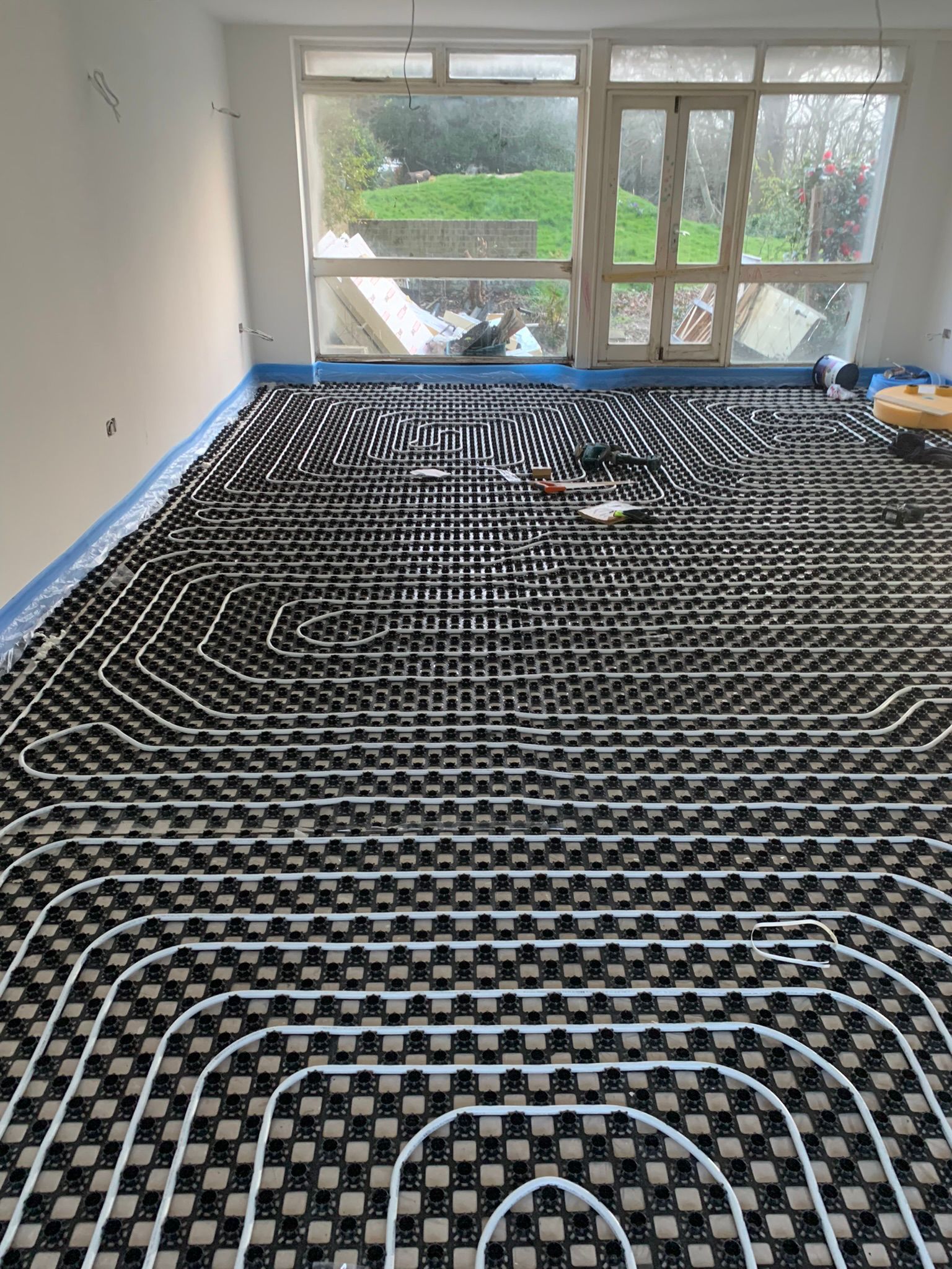 Underfloor heating pipework layout large room
