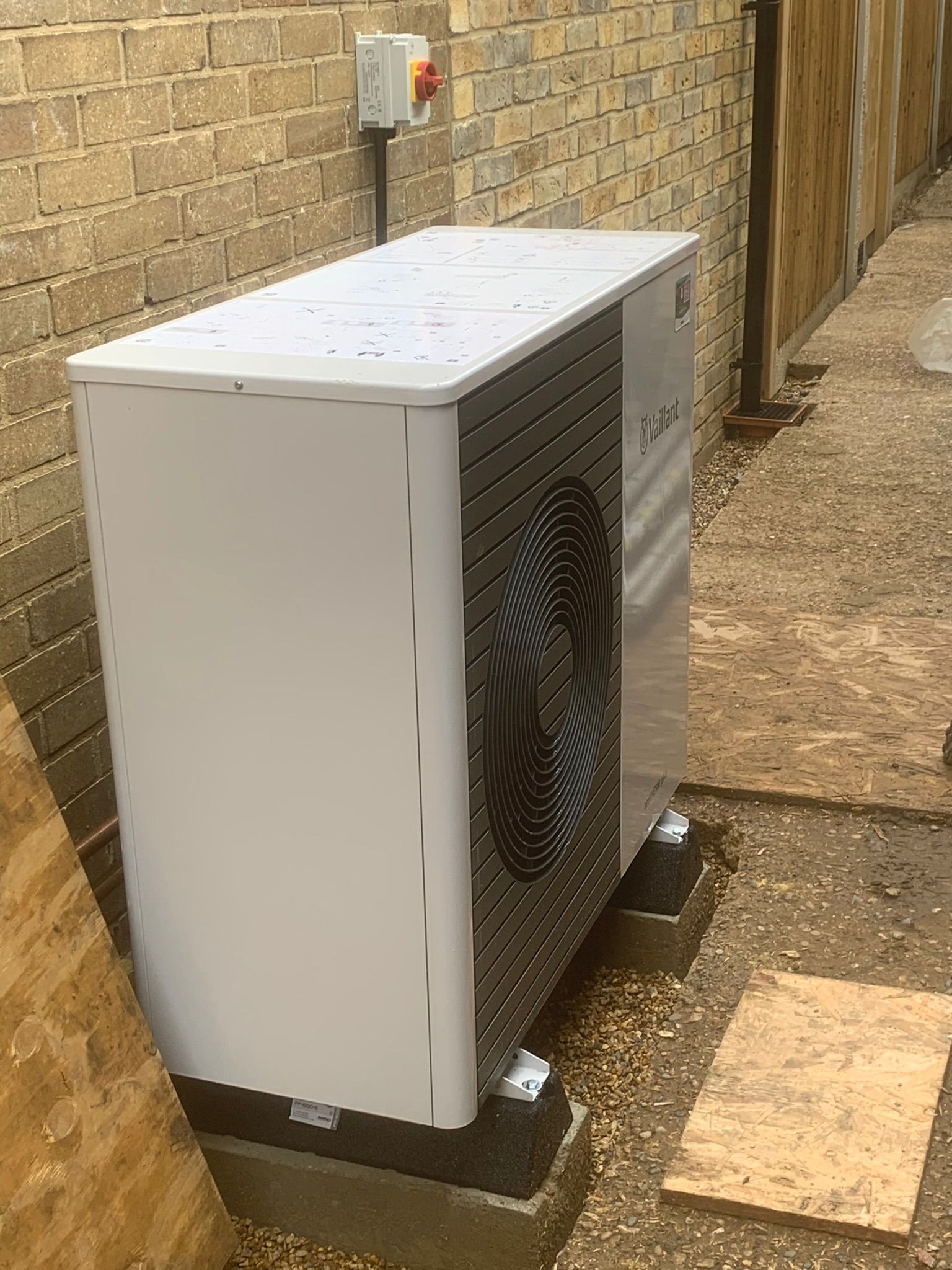 Heat pump outdoor unit installation