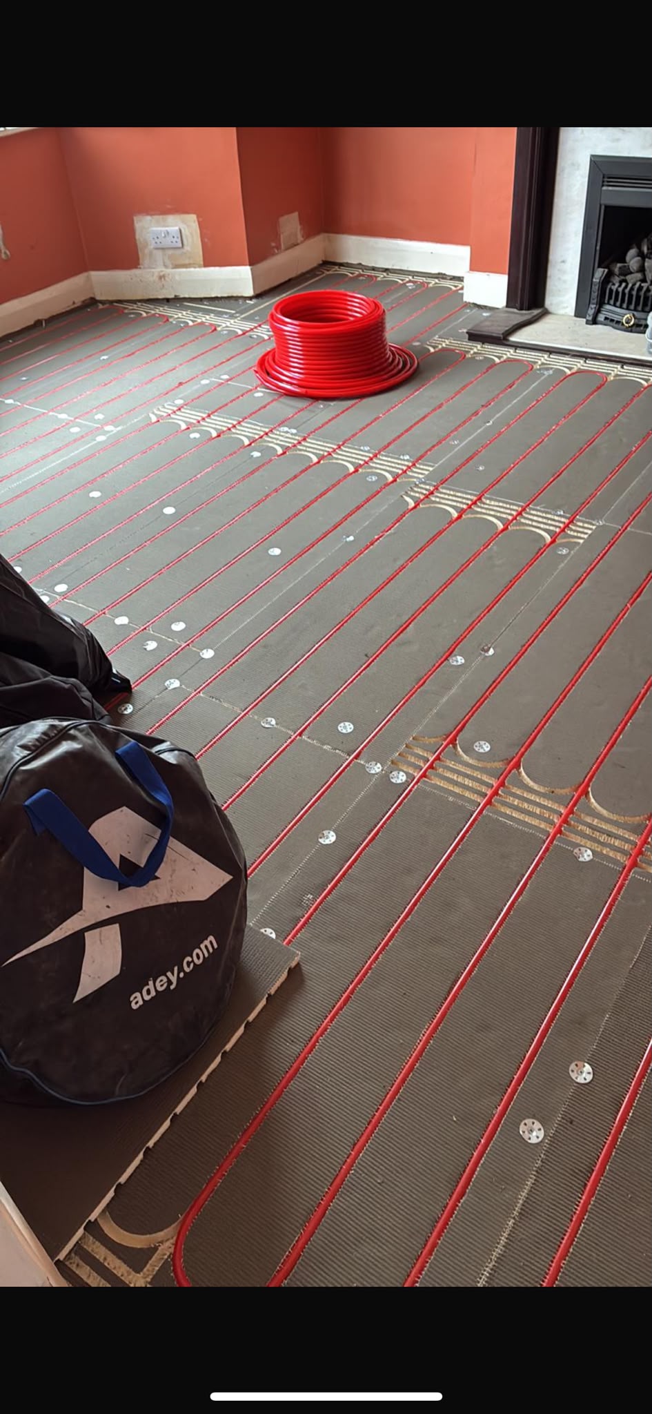 Underfloor heating pipework layout