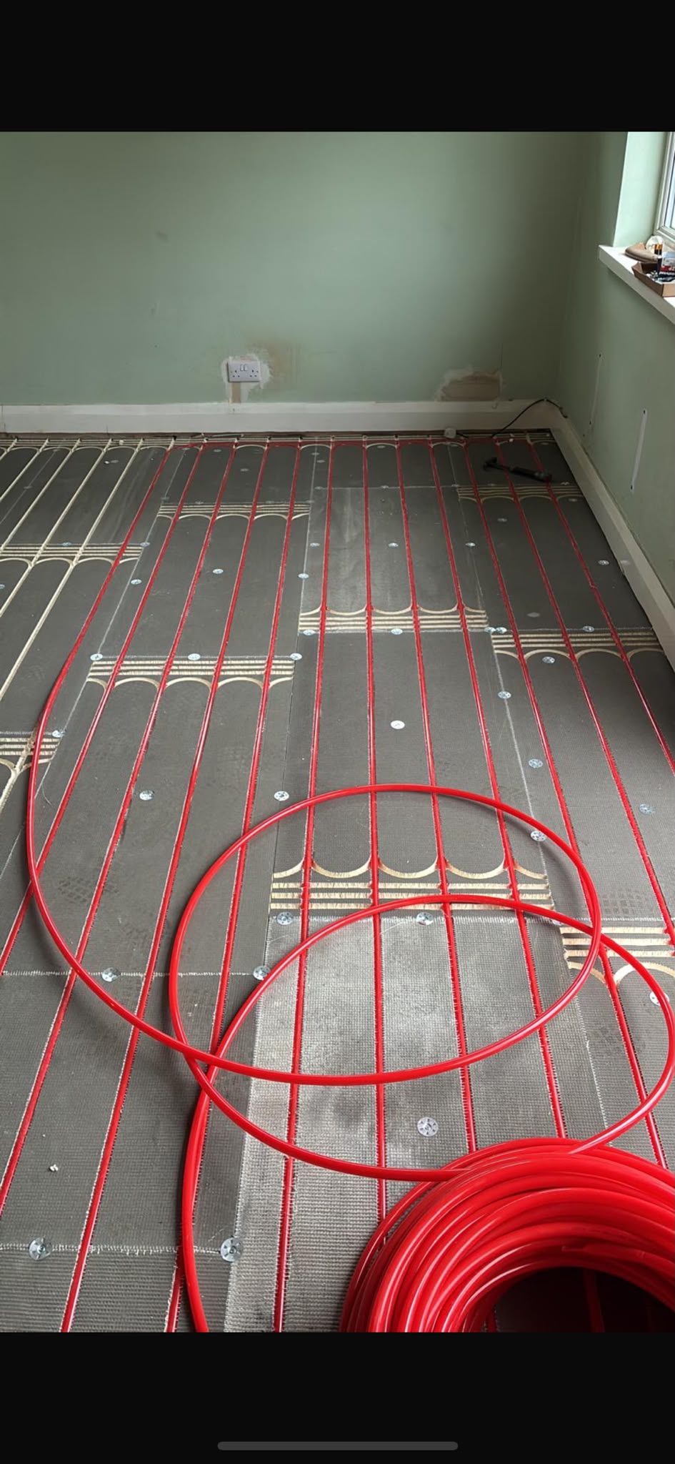 Underfloor heating pipework layout
