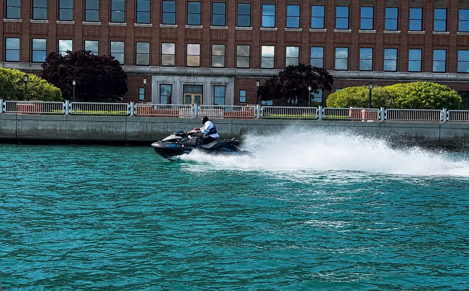 30-Minute Blast jet ski rental in Detroit