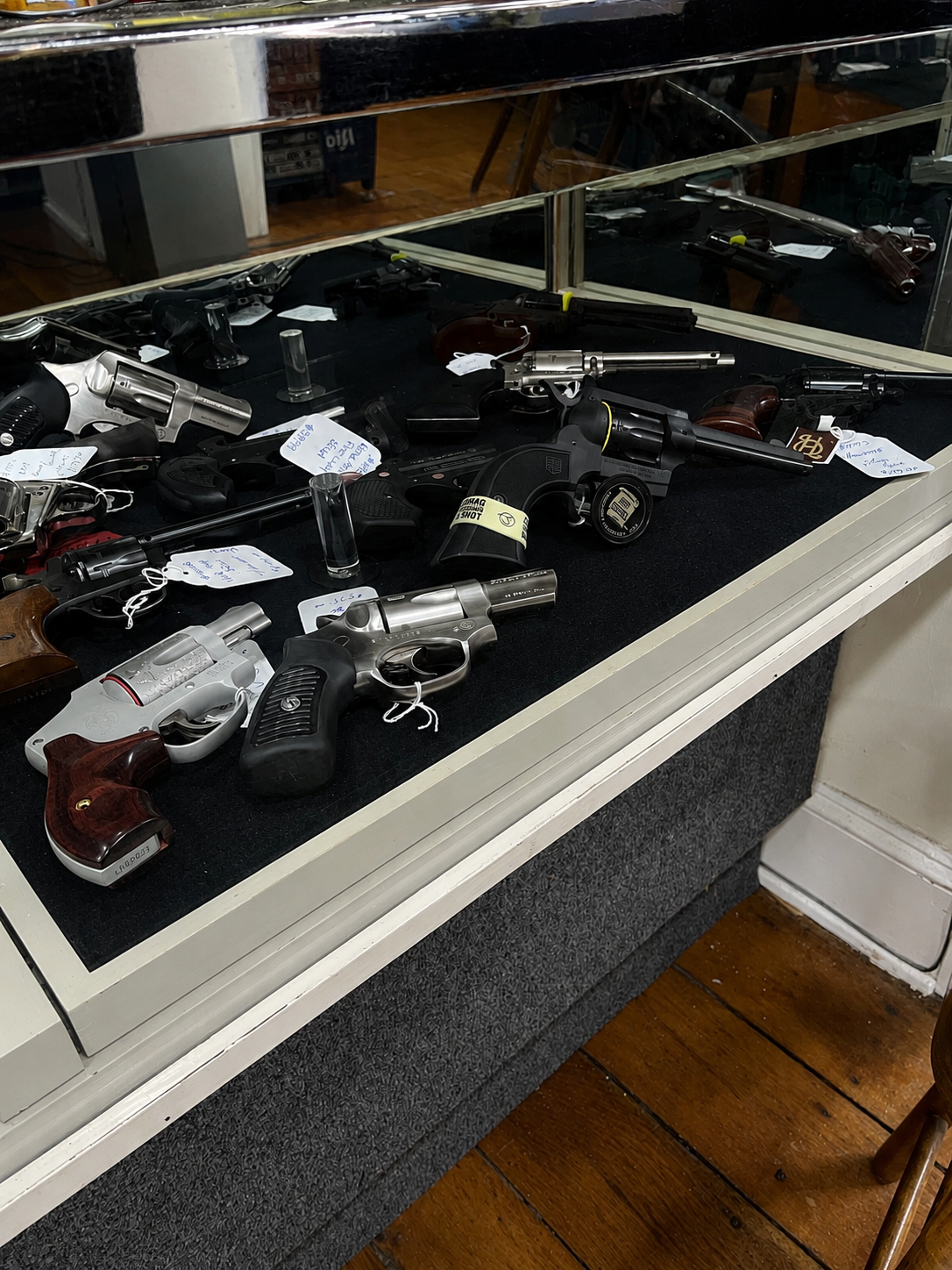 Store image 3