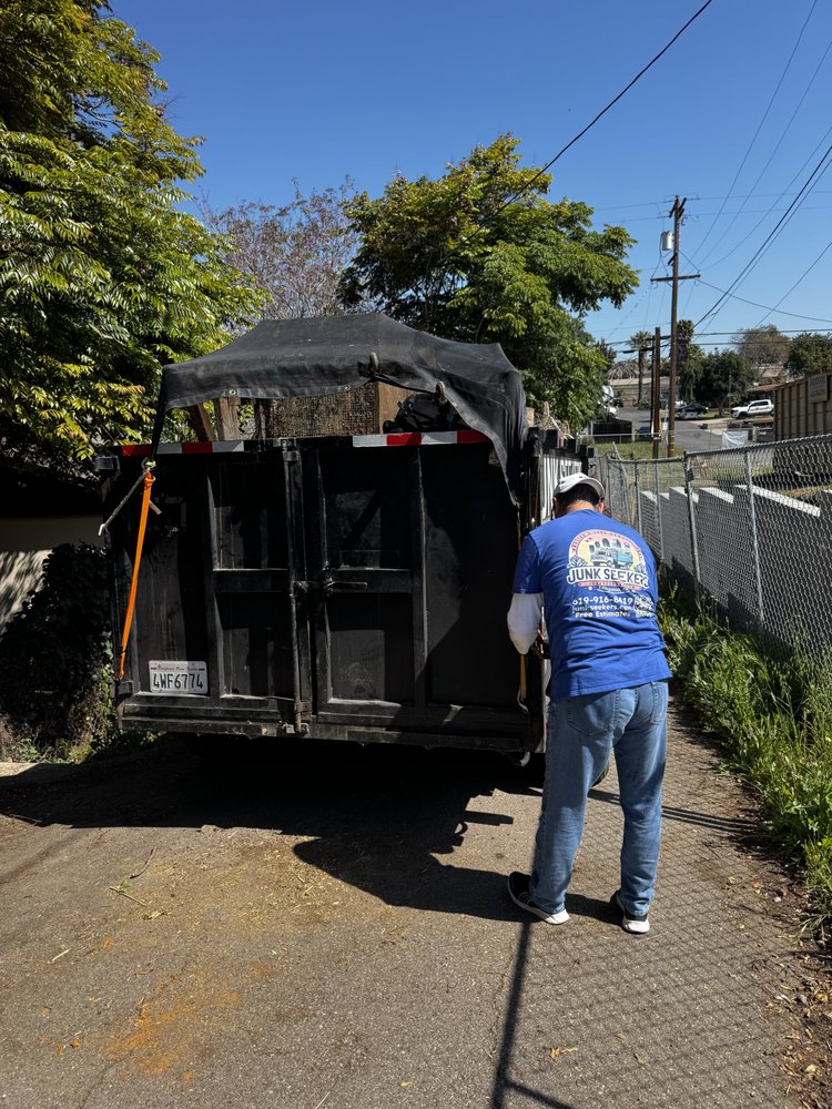 Appliance and furniture removal by Junk Seekers in San Diego