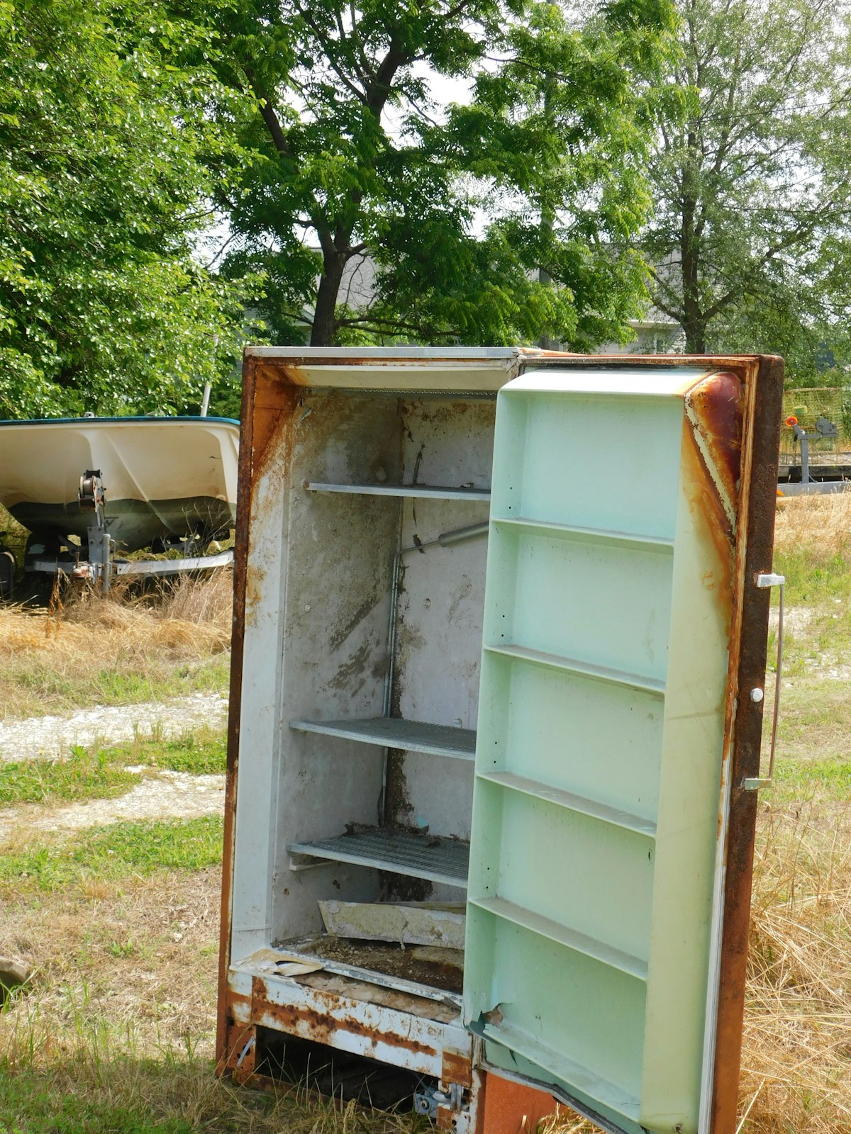 Single item junk removal – old appliances and furniture pickup in Medford