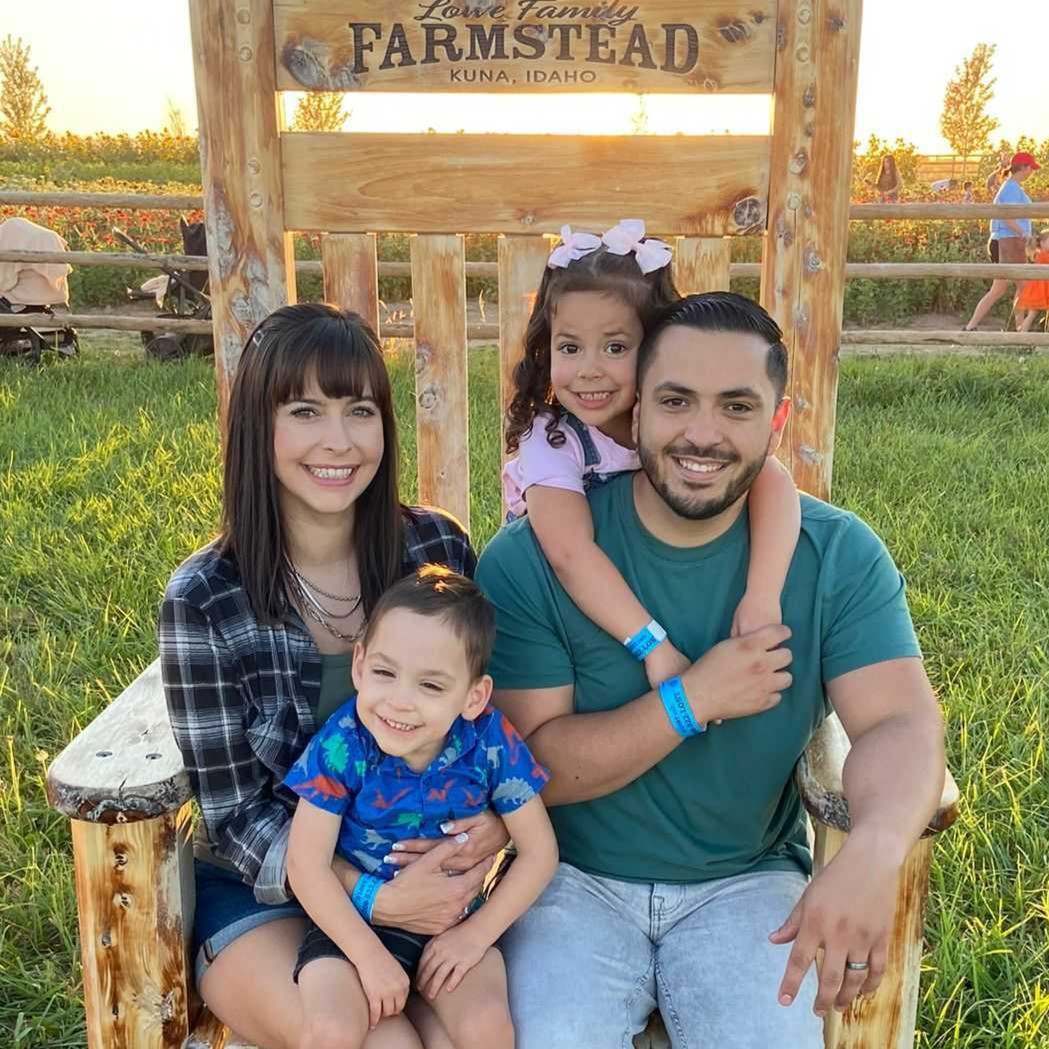 Dustin Reyna and family