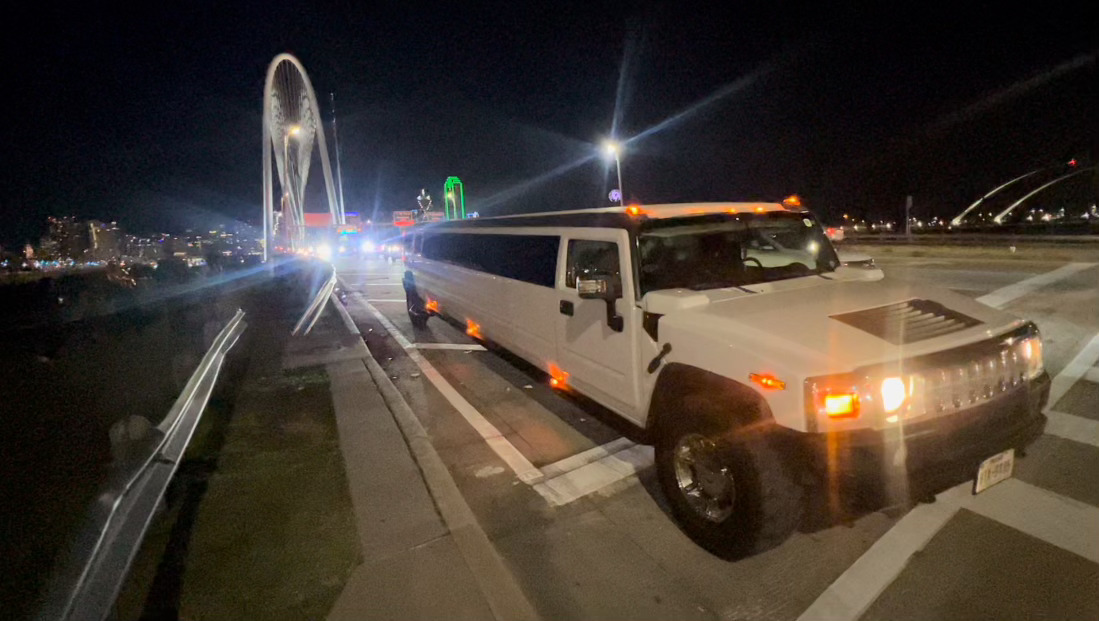 H2 Hummer Limo view 3