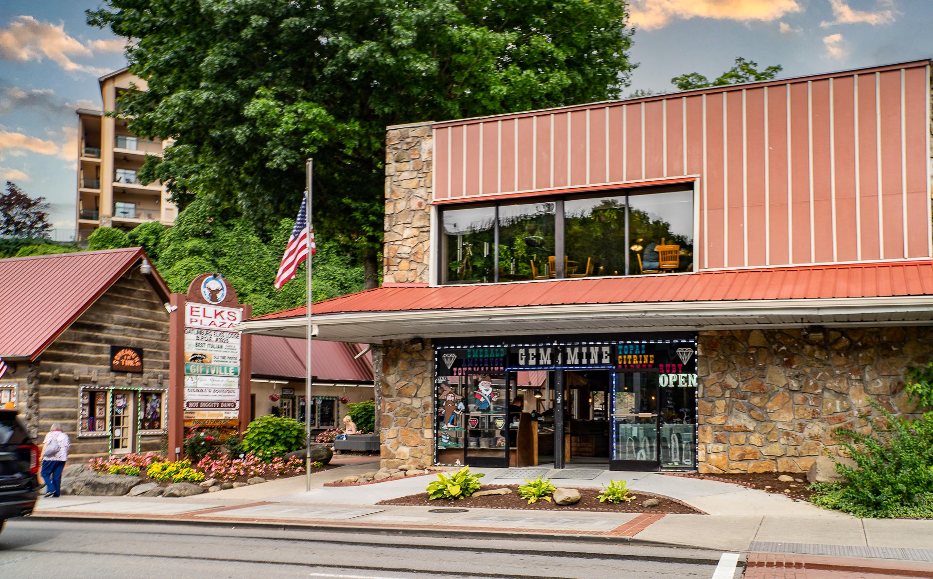 Gatlinburg Elks Lodge Building