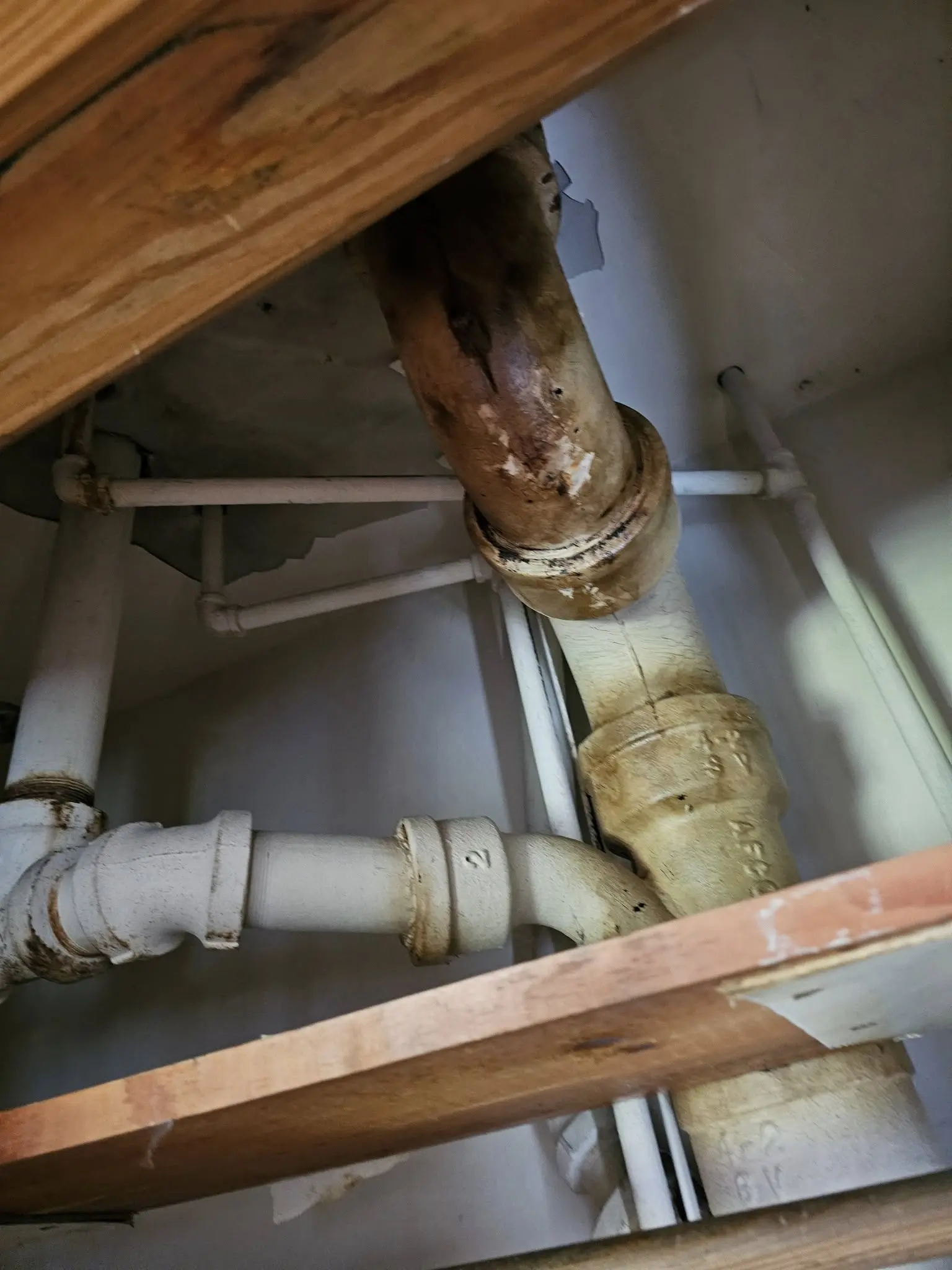 Leaky pipe