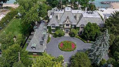 Winnetka, Illinois real estate and community