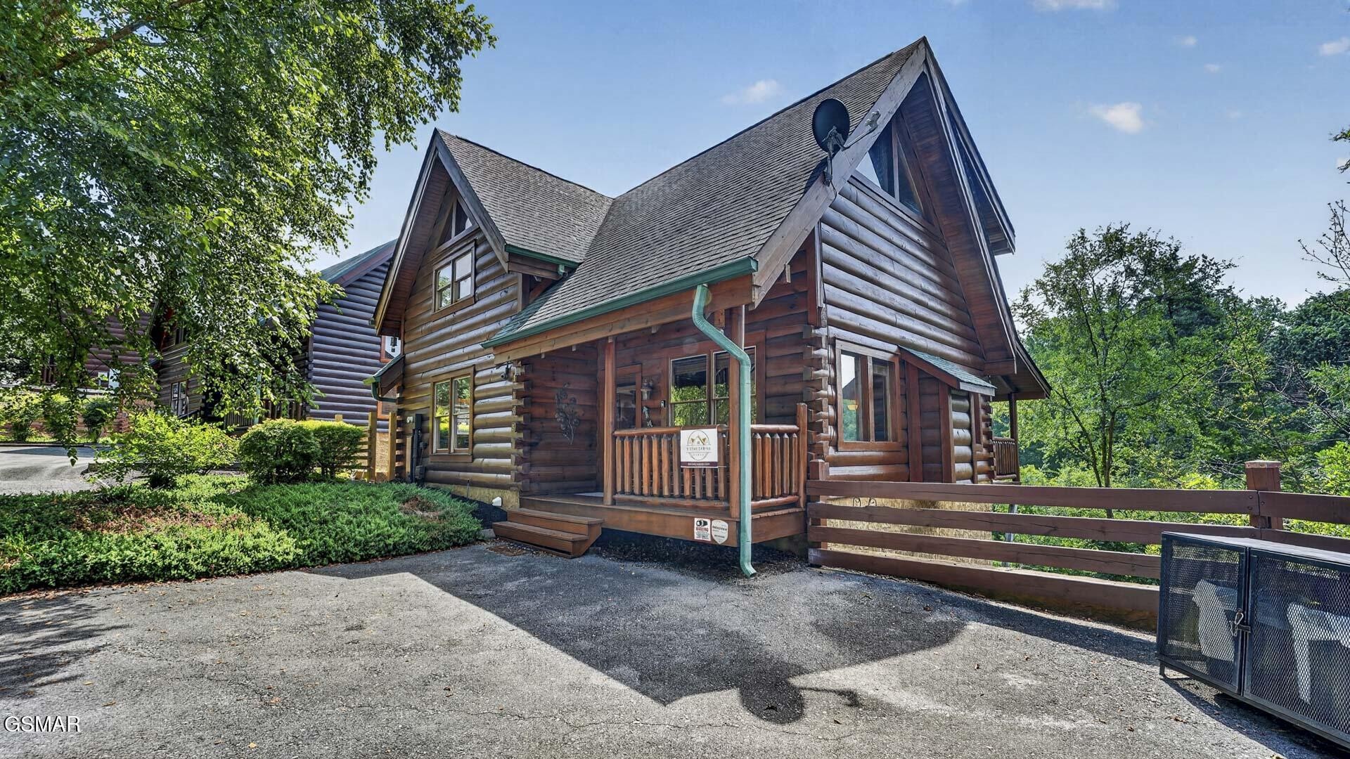 1123 Towering Oaks Drive, photo 2 of 3