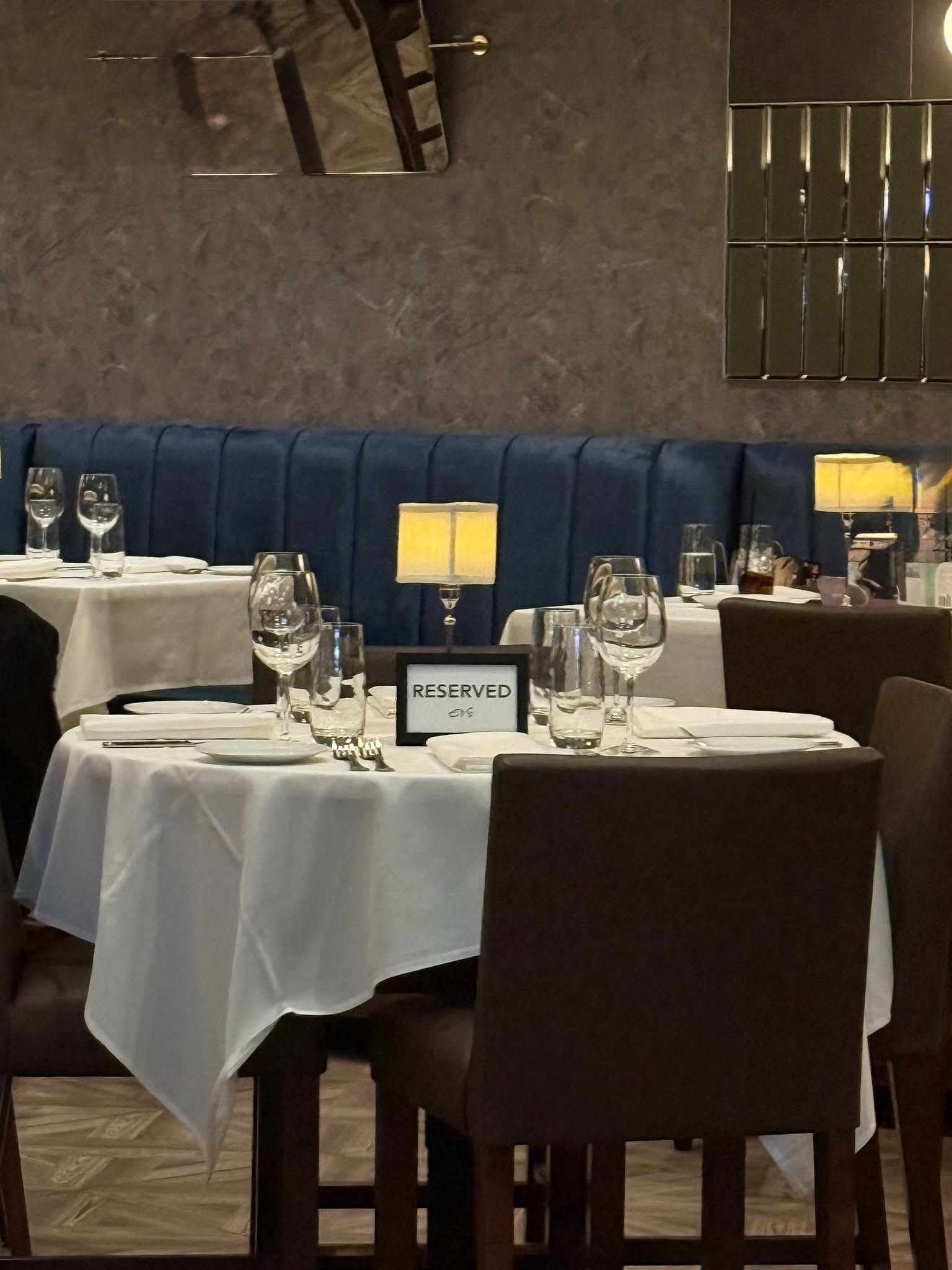 Eddie V's dining room