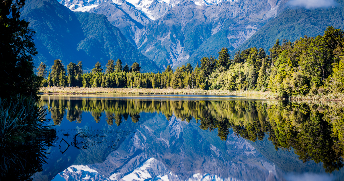 Scenic mountain lake reflection in New Zealand