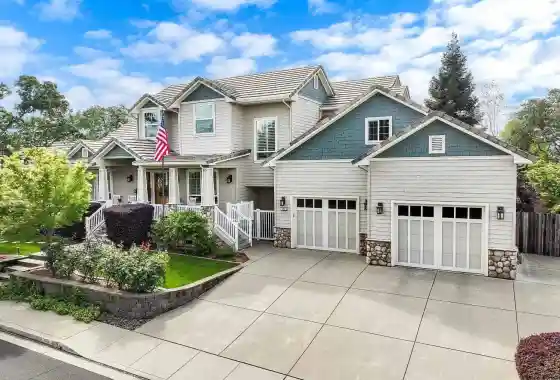 560 Riverview Drive, Auburn, CA 95603 - Custom Craftsman Home