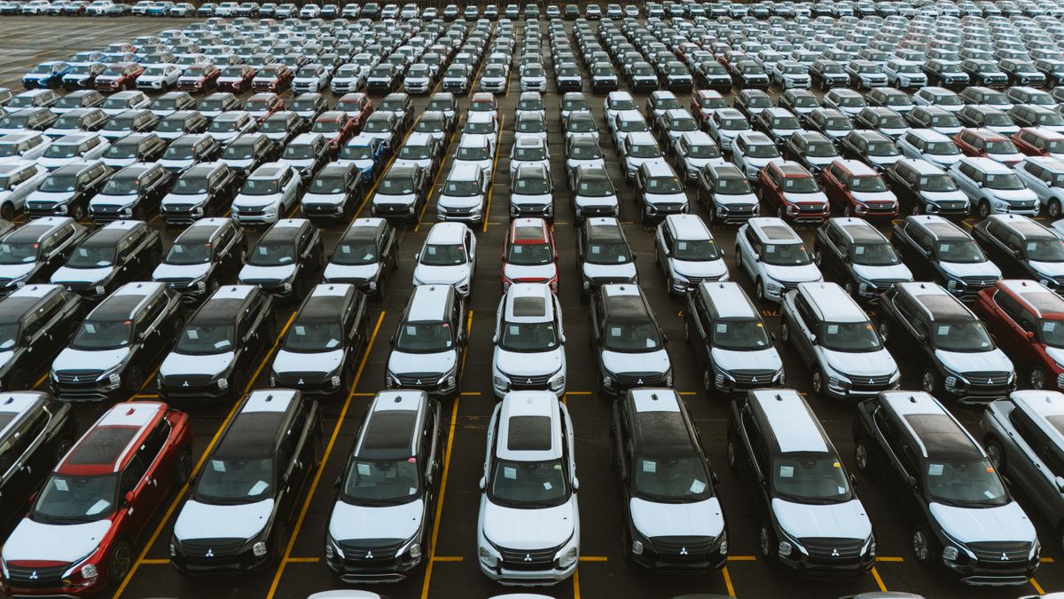 Instant Cash Offer vs Auction Pricing Tools for Inventory Sourcing
