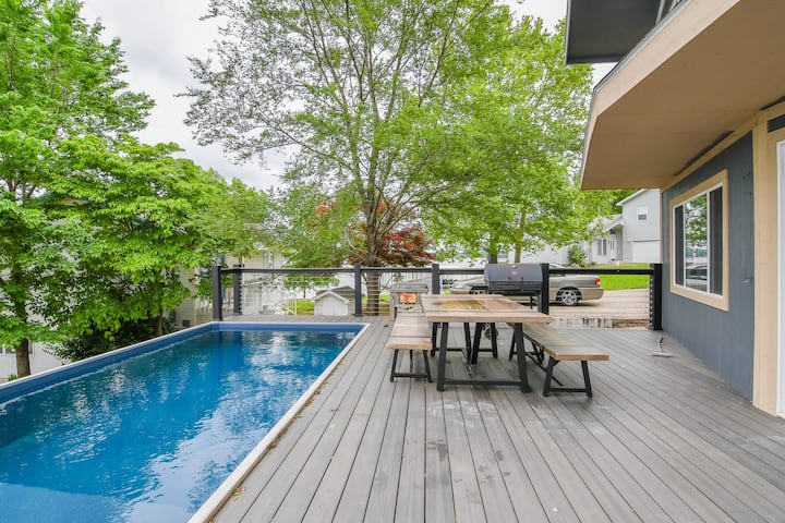 Private pool and wrap-around deck