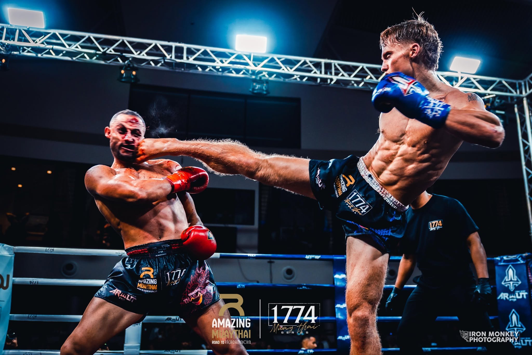 Sunny Mawer fires a kick at Moey 187 Dahlan