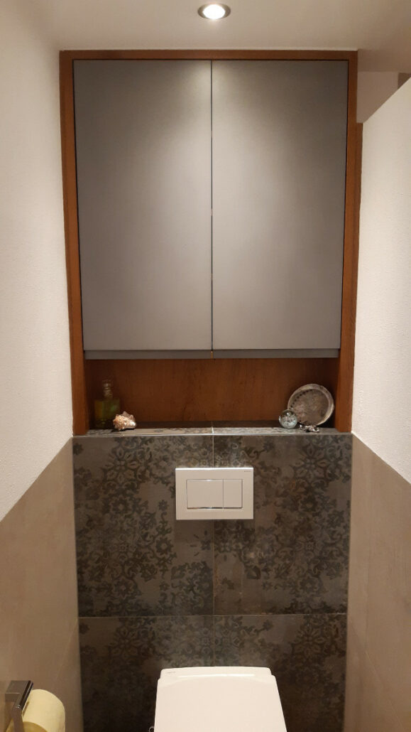Badezimmerschrank nach Maß - Maßmöbel Tischlerei Holztrattner Oberhofen