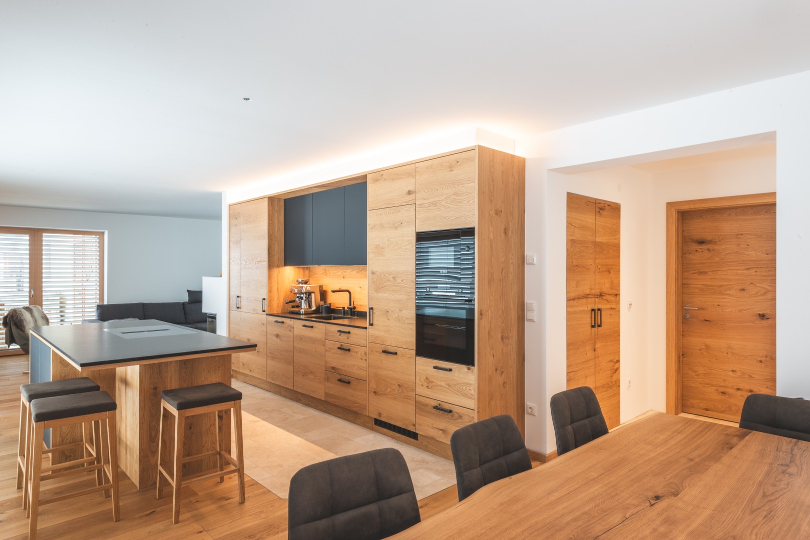 Hochwertige Innentüren und Fensterlösungen nach Maß - Tischlerei Holztrattner