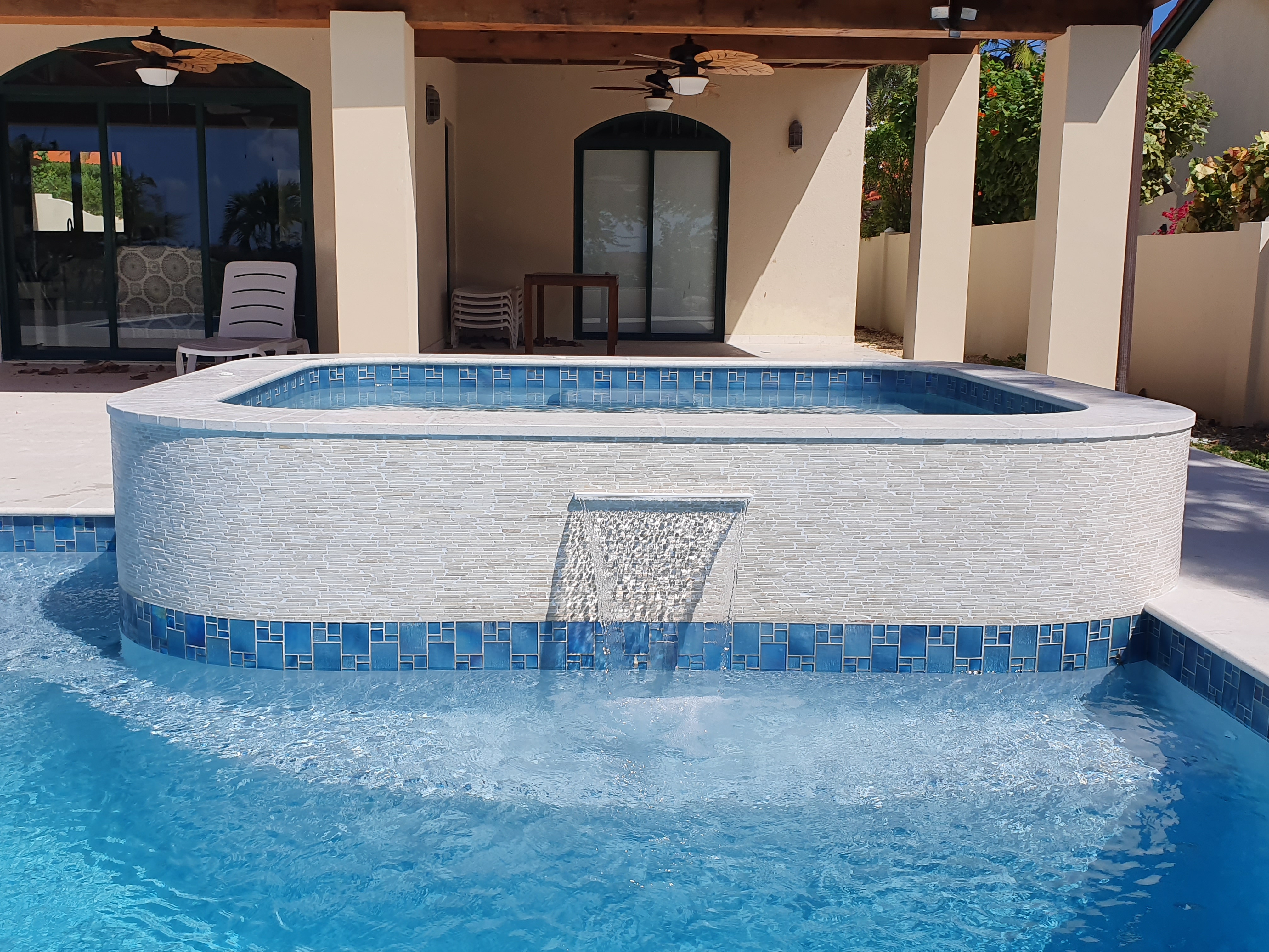 Luxury Hot Tub & Spa