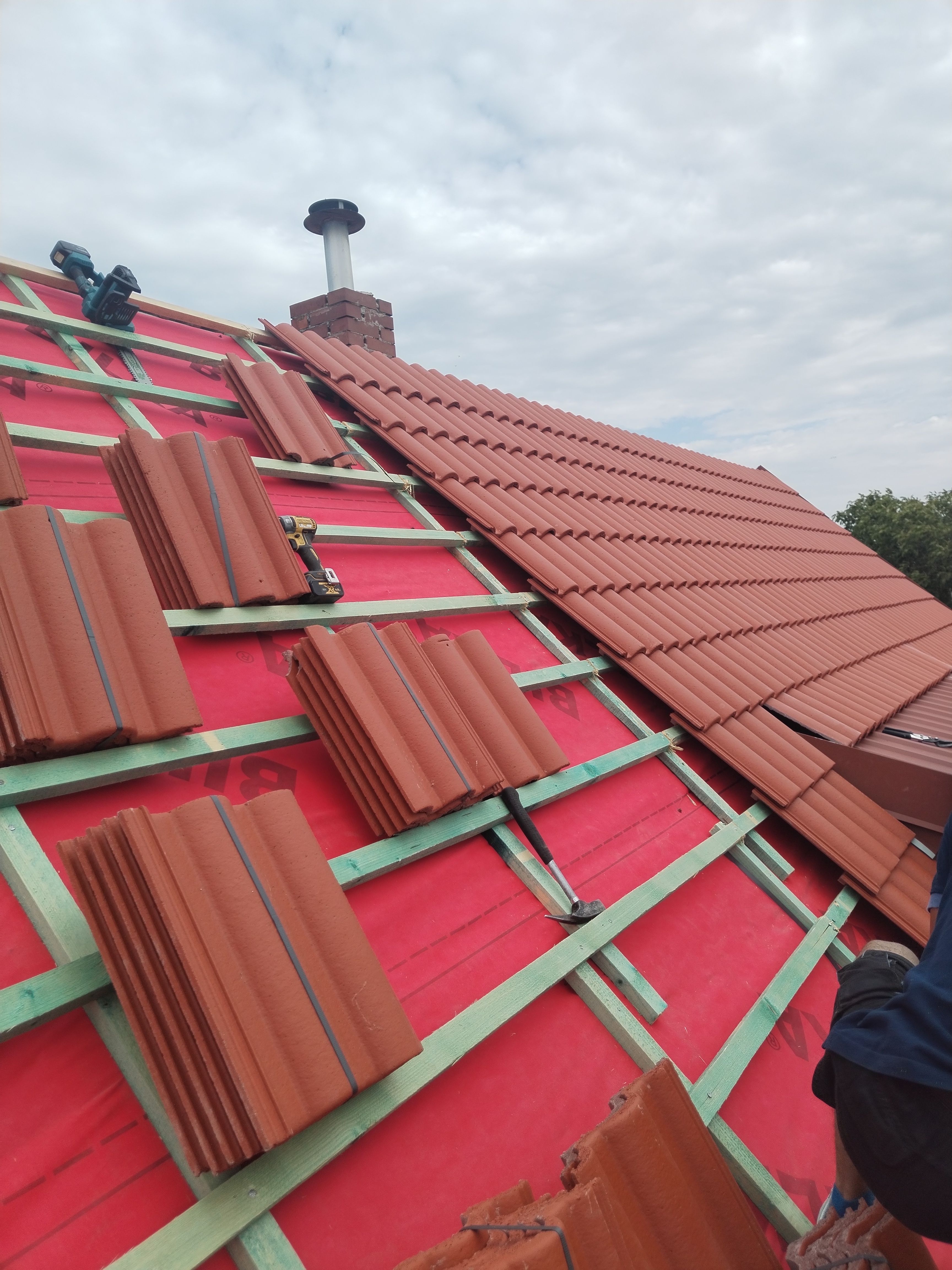 Mik-Bau Hungary Kft. — Tetőfedés, tetőfelújítás és tetőjavítás