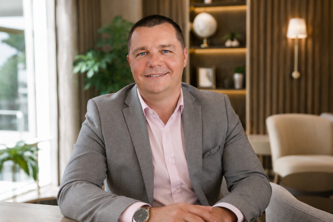 Leon Lavin, Independent Travel Consultant