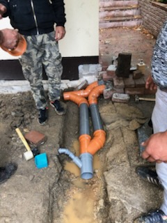 Közműbekötési munka földmunkával