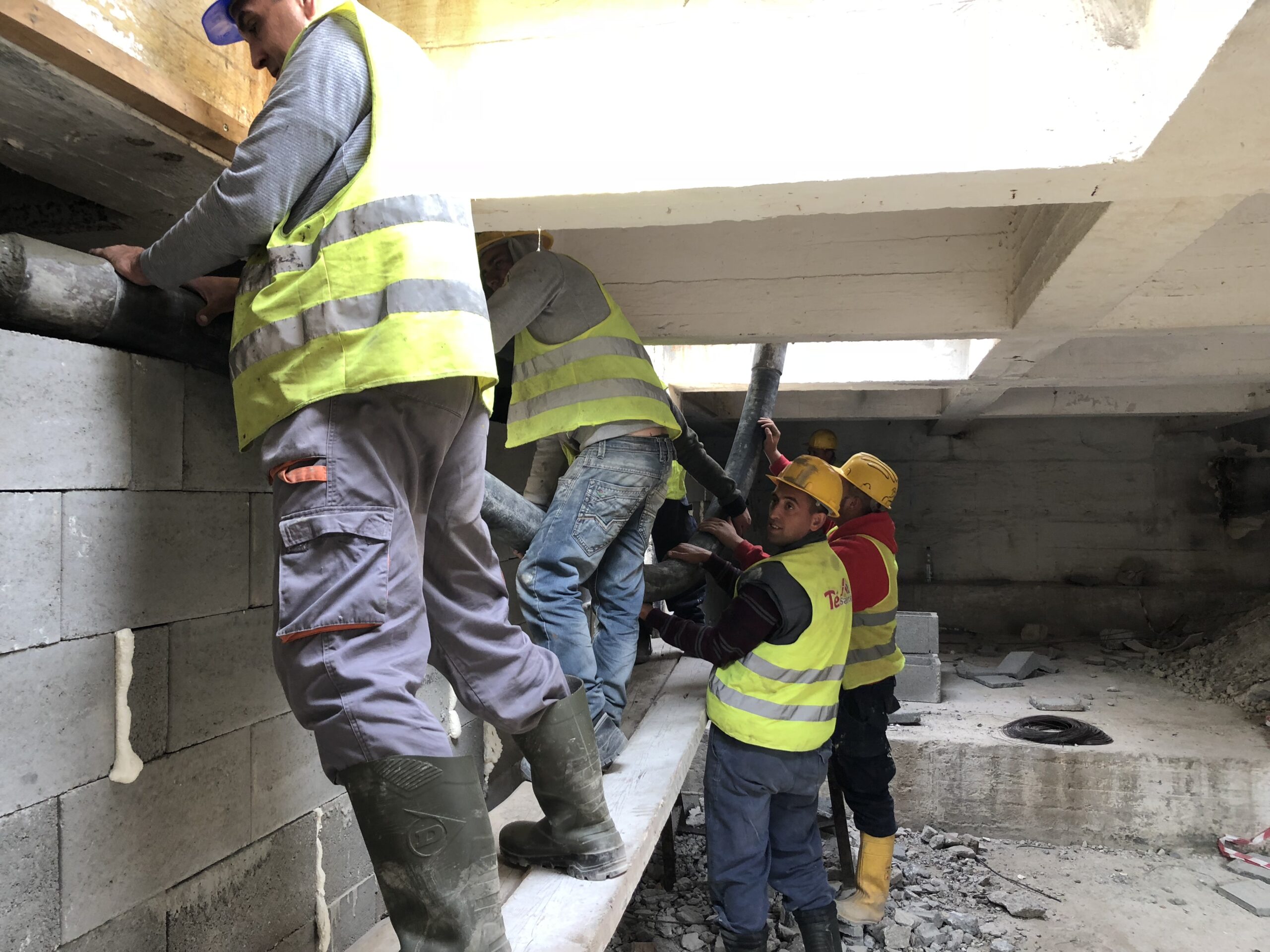 Tereprendezéshez kapcsolódó támfalépítés